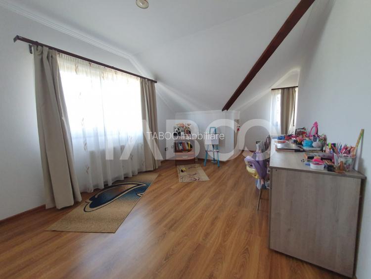 Casa 5 camere 3 bai 2 terase garaj magazie de vanzare 180 mp utili - 9