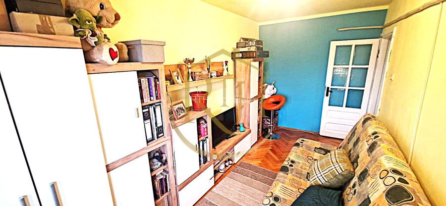 Vand apartament cu 4 camere in zona spitalul judetean,comision ,,0'' - 10