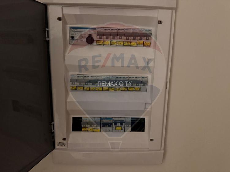 Casă / Vilă cu 6 camere de vânzare în zona Darmanesti - 55