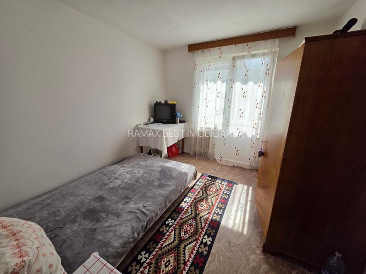 1 Decembrie 1918, Trapezului intersectie Prevederii, 3 minute metrou - 12