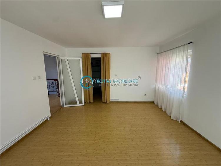 Royal Imobiliare - Inchiriere Vila zona Bucov cartier Mica Roma - 14