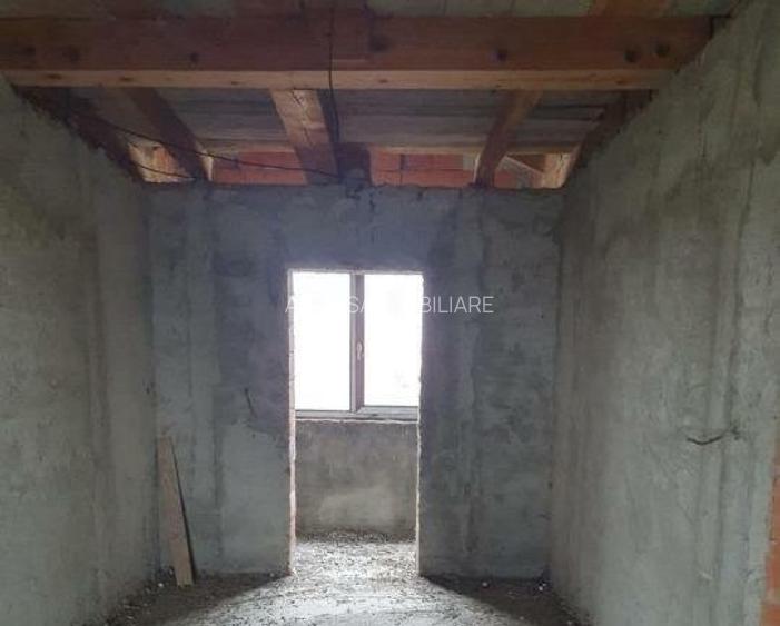 Casă individuală, P+M, la gri, în loc Ivanda, la 30 km de Timișoara, comision 0% - 6