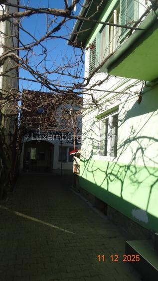 Proprietar vând casă în Sibiu cu două apartamente - 2