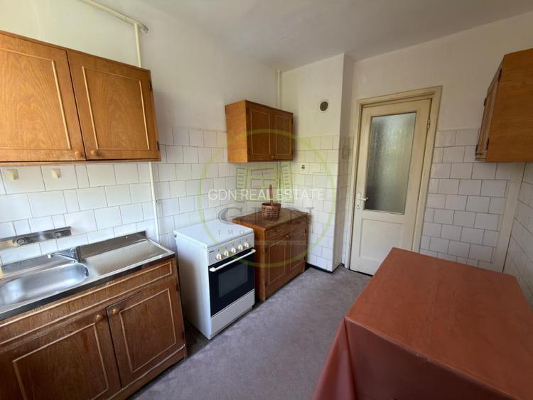 Apartament 2 camere, decomandat, cartier George Enescu, zona Scoala nr. 12 - 6