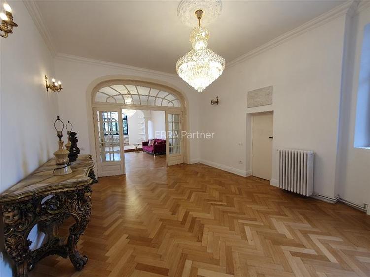 Apartament  spatios, reprezentativ, office. - 2