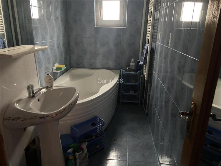 Apartament 3 camere , zona b-dul Brailei - hipermarket Kaufland , parter , liber - 13