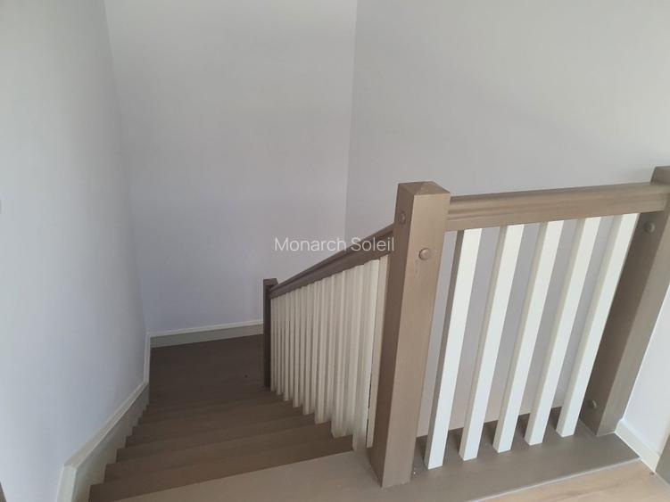 Monarch Soleil - finisaje de lux: parchet,usi, tamplarie lemn natural - 11