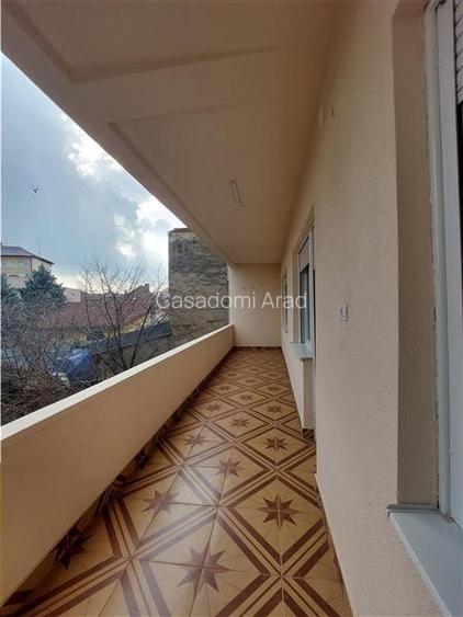 Apartament 5 camere central, renovat, pentru locuit sau birou - 12
