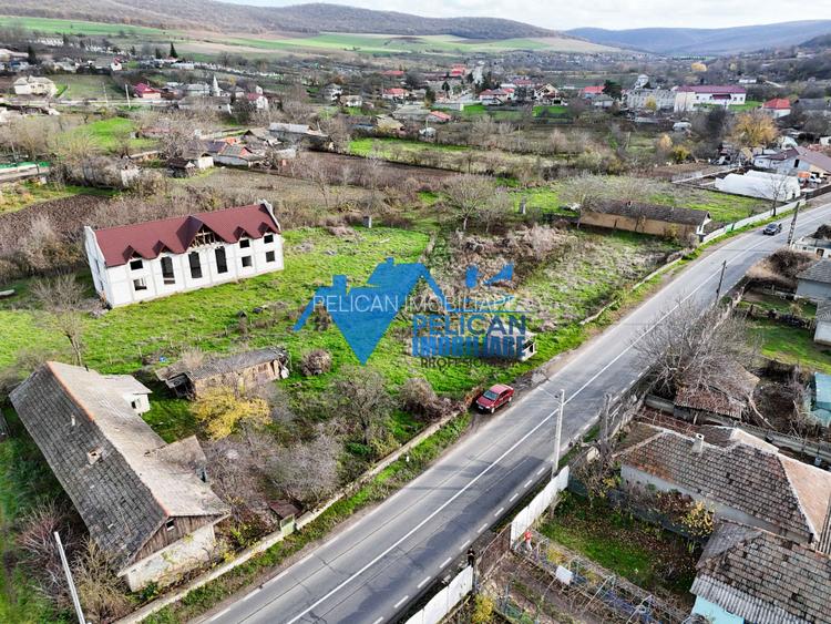 Casa cu teren in CIUCUROVA - 3317MP - la drumul National - 10