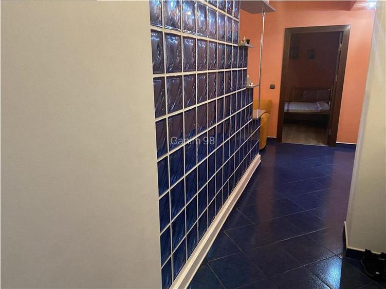 Apartament 4 camere , zona centrala - Inspectoratul Scolar ,suprafata 109 mp , e - 20