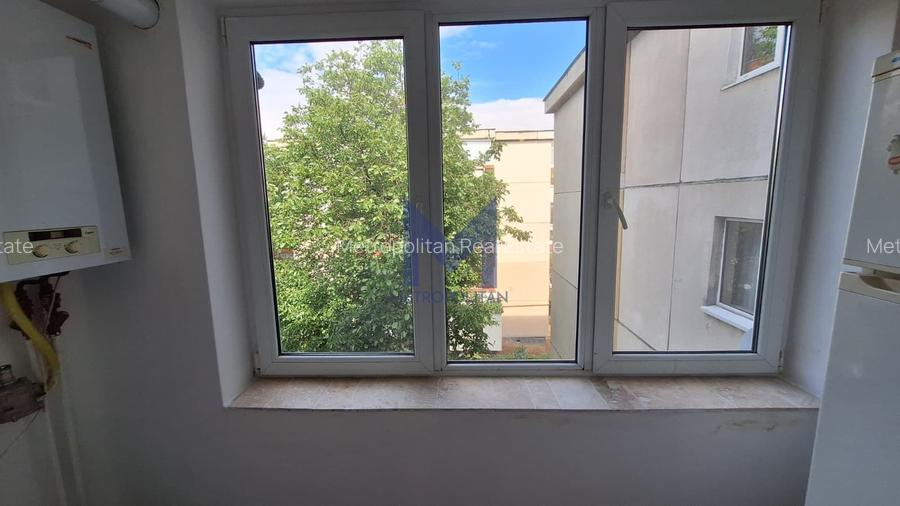 De închiriat apartament 2 camere decomandat I strada Lunii - 17