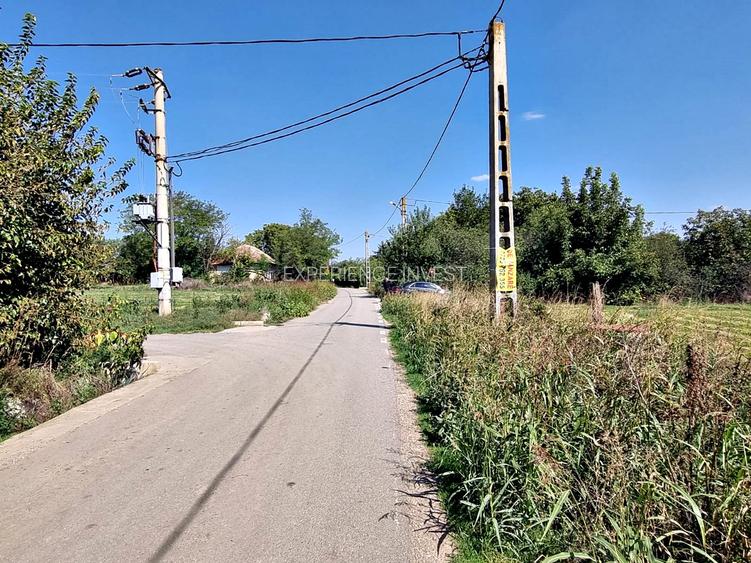 Teren intravilan 1800 mp/ BOTENI/ Ialomita/ COMISION 0% - 3