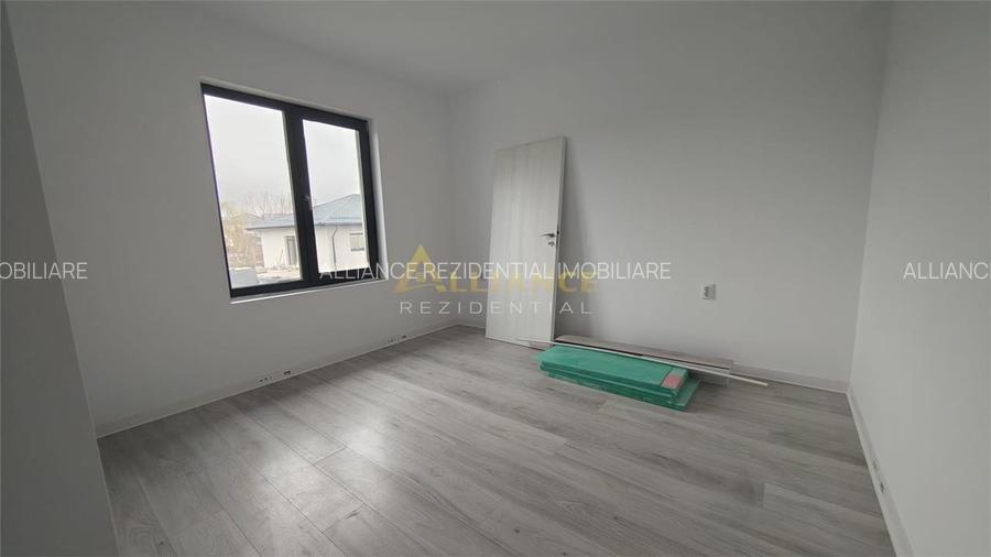 Casa individuala - 3 camere - 2 bai - 378 mp teren - 12