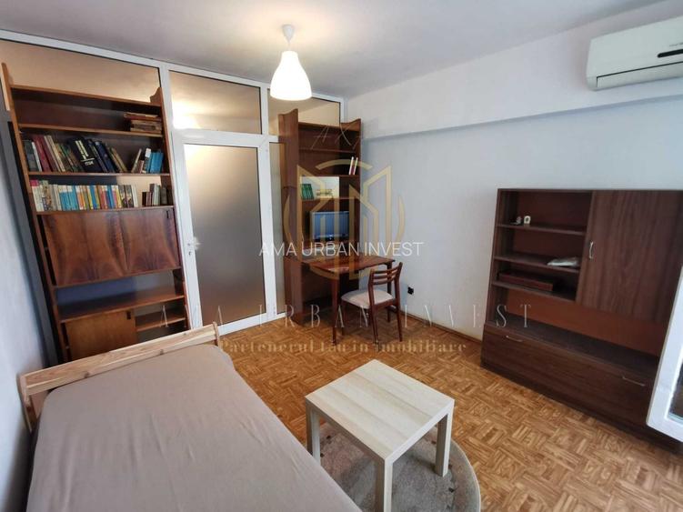 Titan 1 Decembrie 1918 , piata Minis - 2