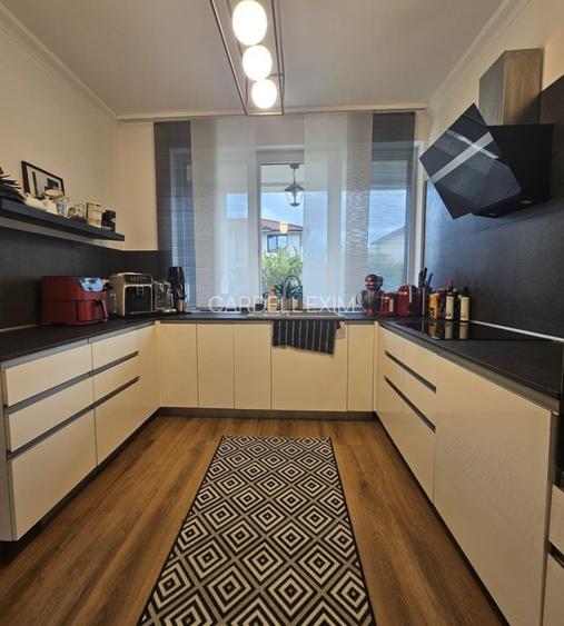 Vila ready to move situată în Sinmartin(Beverly Hills) - 10