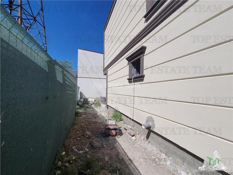 Duplex 8 camere cu doua intrari separate curte comuna Navodari - 5