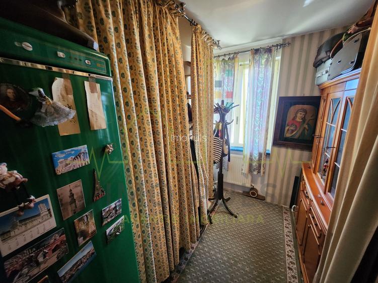 Ultracentral. Vedere la catedrala. Etaj intermediar. Modificat in 3 camere. - 7