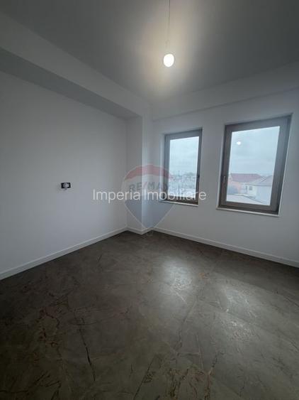 3 camere, Central, bloc nou, etaj 2, lift - 7