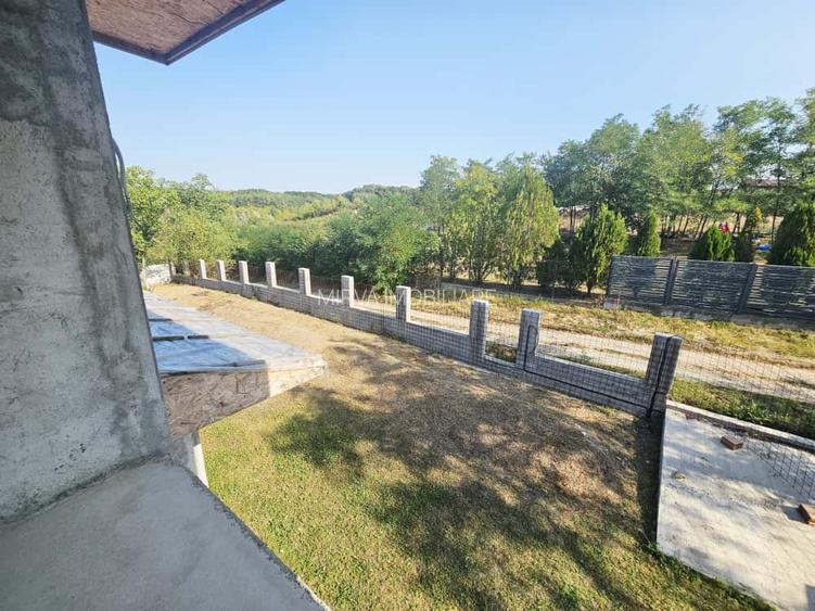 Vilă luminoasă, 4 camere, cu teren generos – Com. Plopu - 39