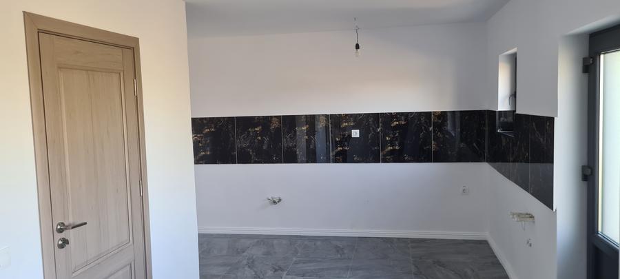 Se vinde casa individuala  100000 euro