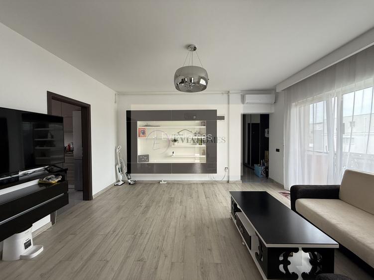 Apartament cu 3 camere / Parcare inclusa / Zona BMW - 3