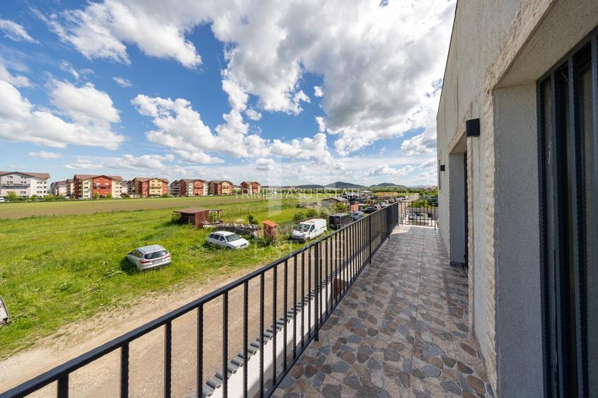 Sanpetru ,Subcetate-Casa 4 camere,3 bai+480 mp teren - 53