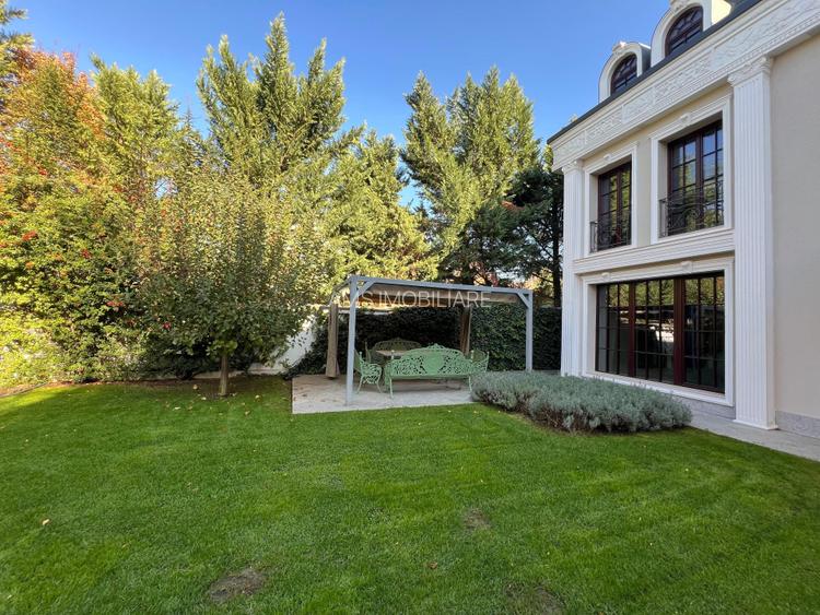 VILA DEOSEBITA / SPATII GENEROASE / CURTE PROPRIE - 56