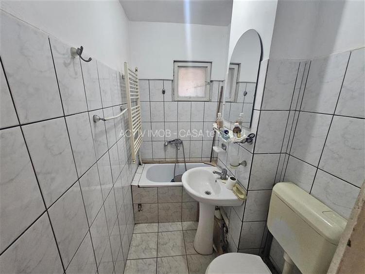 Resita, 2 Cam. Cf. 1, Et. 1, Micro 2 - 8