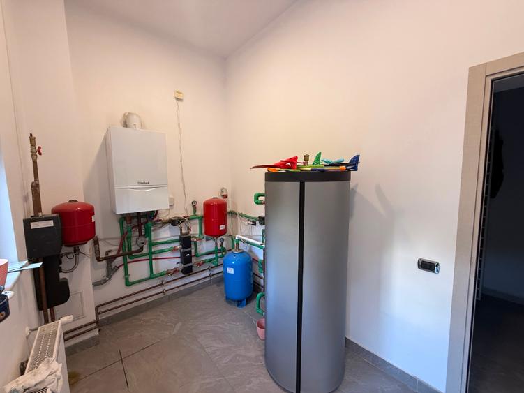 Casa individuala cu 4 camere. Teren 500 mp. Comision 0