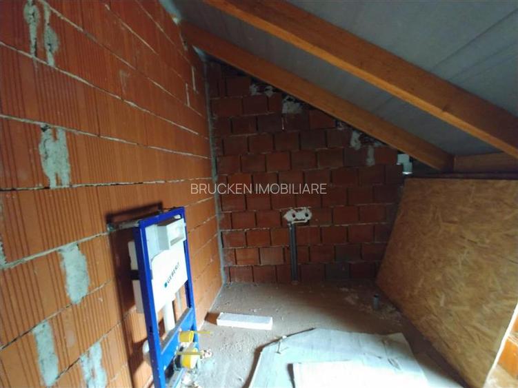 Casa de vanzare in zona centrala din Petreu - 3