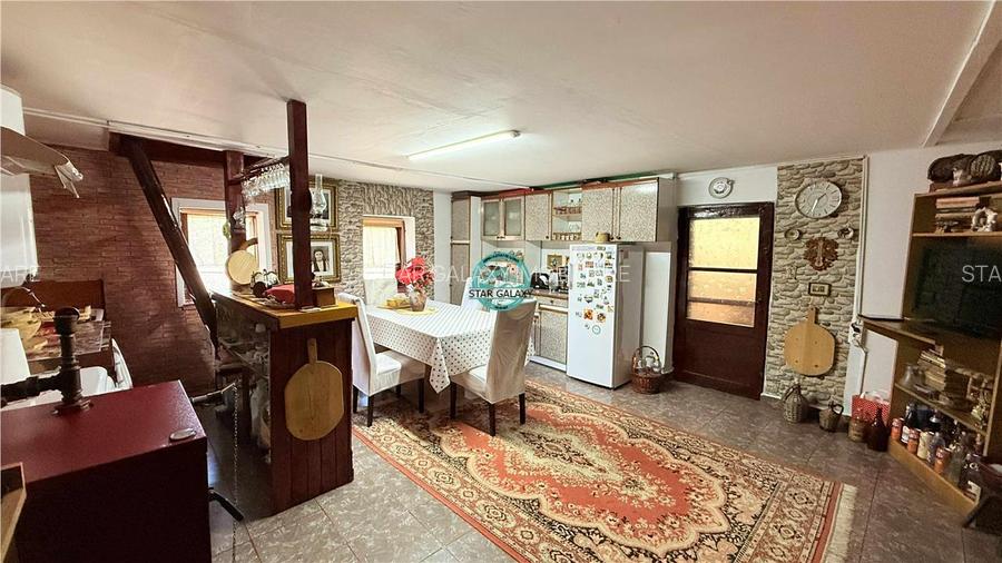 Vand casa cu 5 camere si teren 1040 mp in Toaca - 10