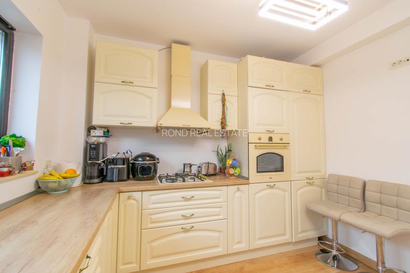 Vilă modernă cu vedere la lac, minicomplex inchis - 20