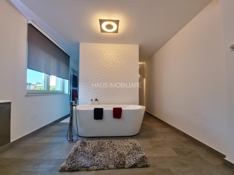 Vila deosebita  la un pas de mare mobilata si utilata - 26