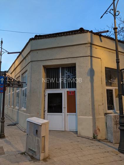 Cladire spatiu , restaurant , birouri - 12