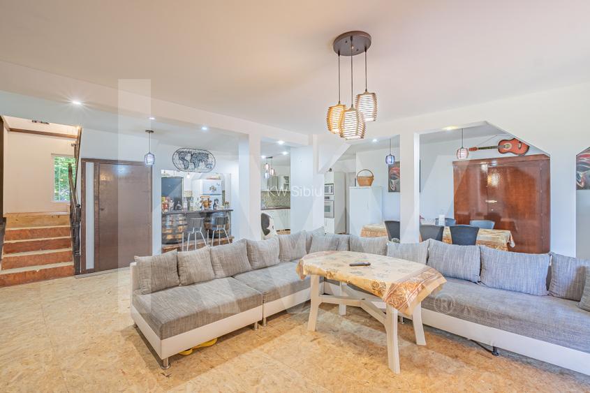 Casa de vacanta spatioasa cu priveliste spectaculoasa in Tocile - 14