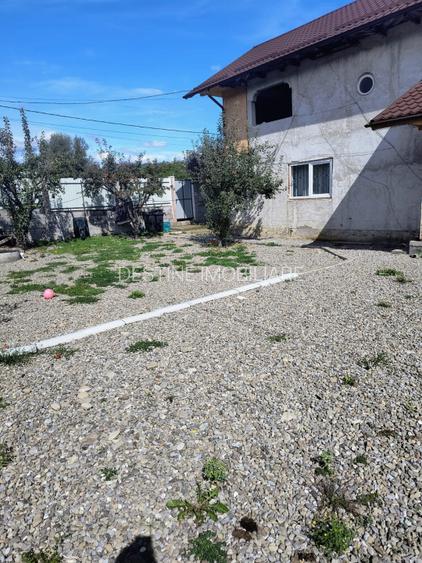 Casa renovata in Preluci la 12 Km de Comanesti , fantana si centrala proprie - 9