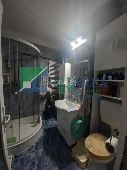 Vedere pe 2 parti. Decomandat. Mobilat si utilat. - 14