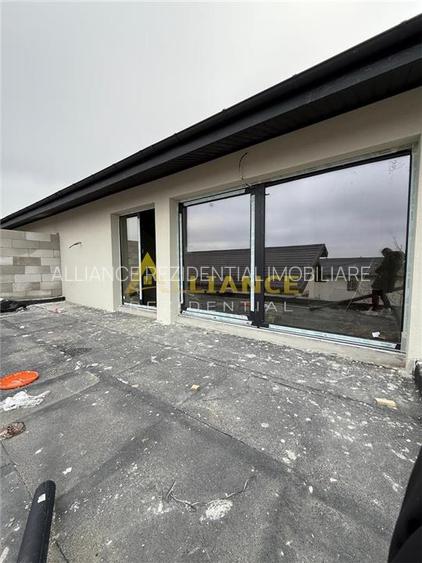 Casa Tip Duplex P+1+M cu 5 camere - 4 bai, 180 MPU, Teren - 190 MP - Comision 0% - 16