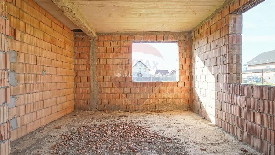 Casă / Vilă cu 6 camere de vânzare, Sânpetru - 9