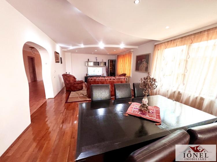 Vila de vanzare in Sebes - pretabila pentru doua familii - 3