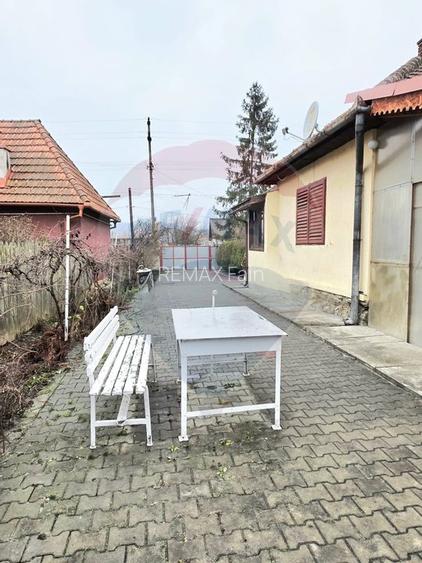 Casa cu 5 camere de vanzare in centrul orasului Talmaciu - 52