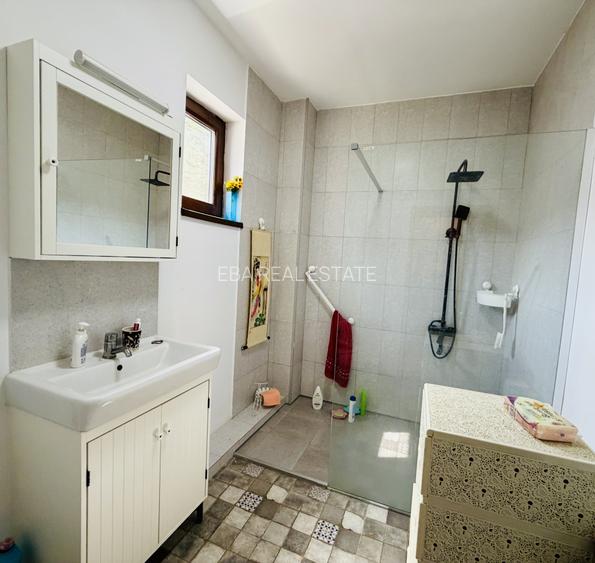 Casa cochetă la 2 minute de București în Roșu, Chiajna, zonă superbă, 4 camere - 7