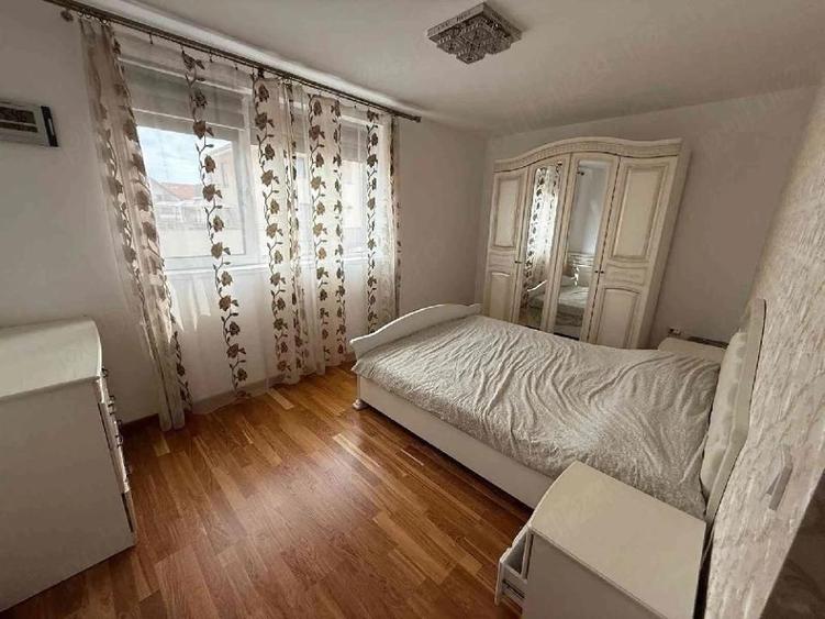 Apartament spatios l 3 camere l 2 bai l terasa l parcare l A. Muresanu
