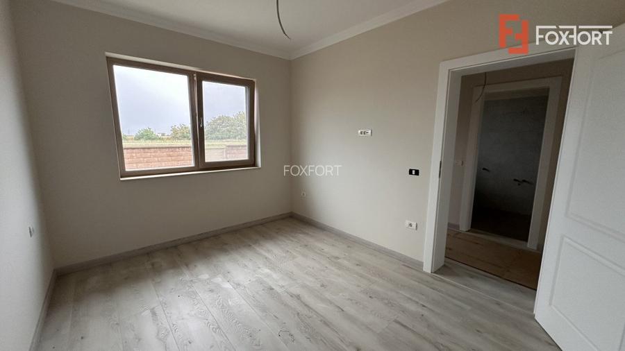 Duplex de vanzare cu 5 camere, despartit prin garaj, zona Giroc  - 3