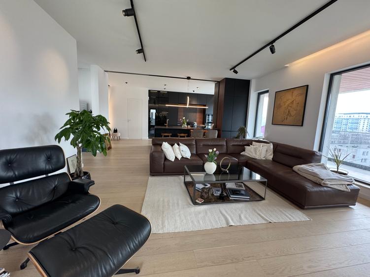 Vanzare apartament 3 camere tip penthouse- Lux - Nusco