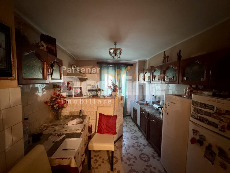 Apartament 3 camere ultracentral etaj 1 Simeria