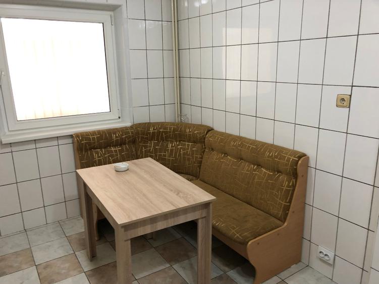 Inchiriez apartament