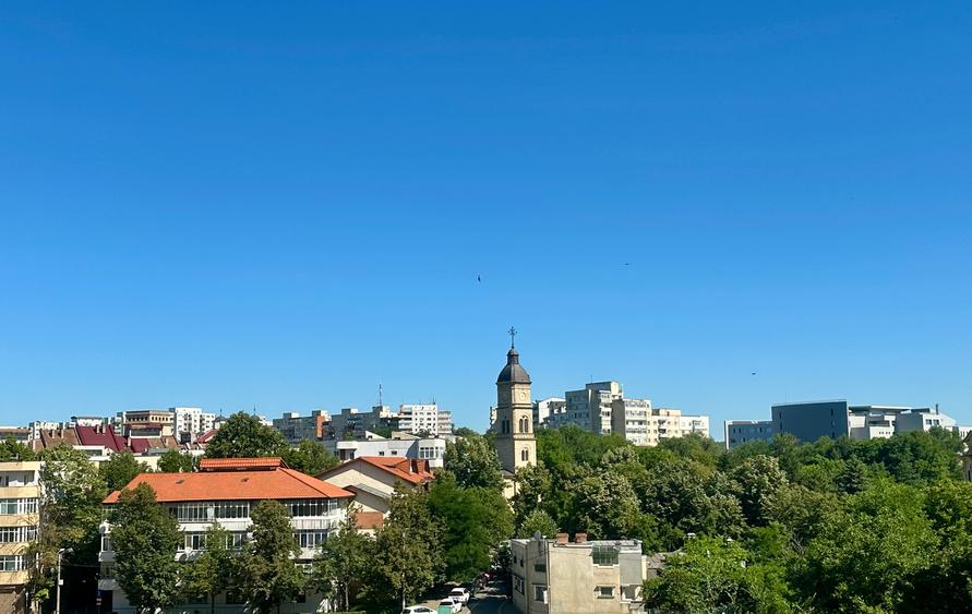 Apartament 3 camere de inchiriat Centru