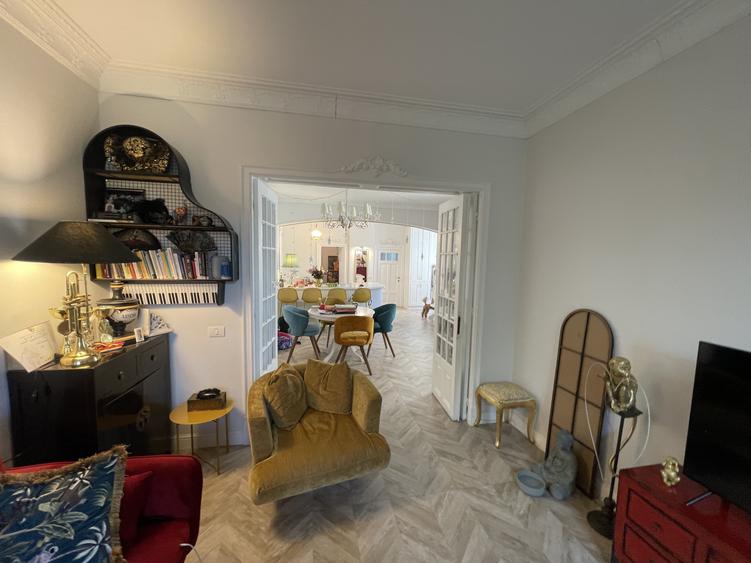 Apartament premium în vilă interbelică | Zona Cașin – Arcul de Triumf | Curte
