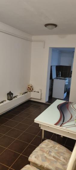Apartament 2 camere Progresu, parter cu balcon mare.